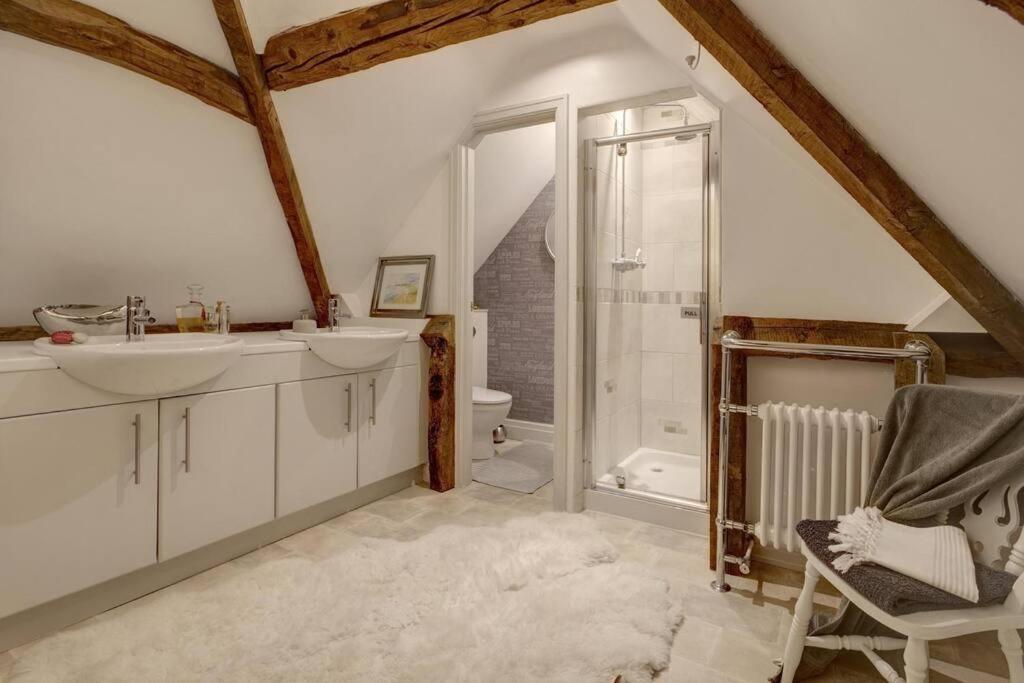 Historic Cotswold Chic Style For Uk Staycation Bourton-on-the-Water Eksteriør billede