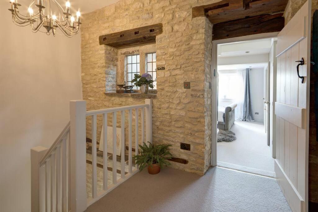 Historic Cotswold Chic Style For Uk Staycation Bourton-on-the-Water Eksteriør billede
