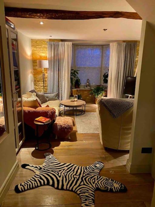 Historic Cotswold Chic Style For Uk Staycation Bourton-on-the-Water Eksteriør billede