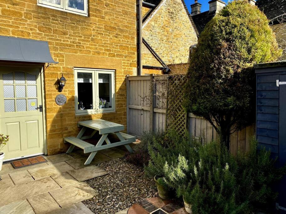 Historic Cotswold Chic Style For Uk Staycation Bourton-on-the-Water Eksteriør billede