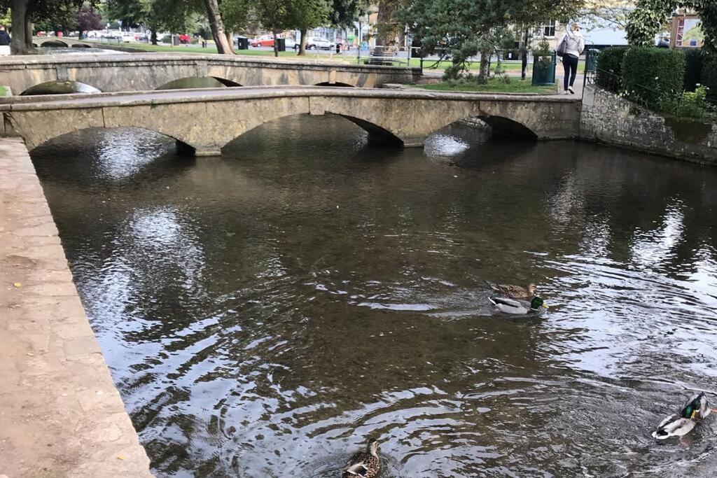 Historic Cotswold Chic Style For Uk Staycation Bourton-on-the-Water Eksteriør billede