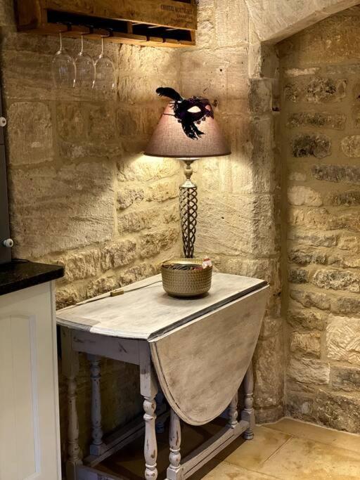 Historic Cotswold Chic Style For Uk Staycation Bourton-on-the-Water Eksteriør billede